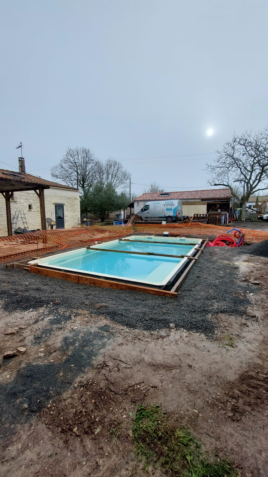 Mise en eau et remblaiement périphérique